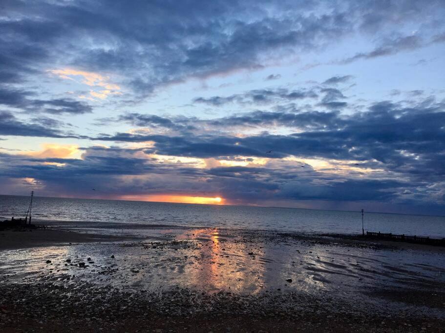 Entire Cosy Bungalow Close To Beach Heacham Extérieur photo
